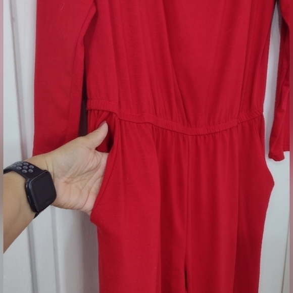 Pretty garden.  Red jumpsuit size (XL) - Picture 3 of 13